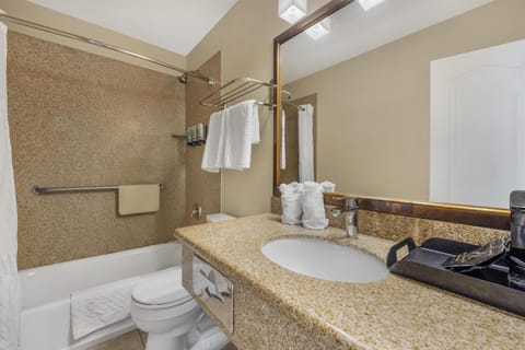 Standard Room, 1 King Bed, Refrigerator, Partial Ocean View | Bathroom | Combined shower/tub, free toiletries, hair dryer, towels