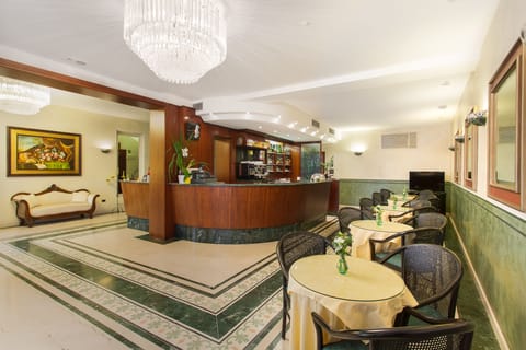 Lobby lounge