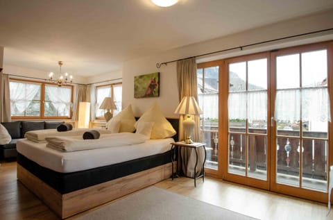 Junior Double Room | Premium bedding, in-room safe, desk, laptop workspace