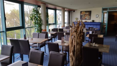 Buffet breakfast on weekdays (EUR 12 per person)