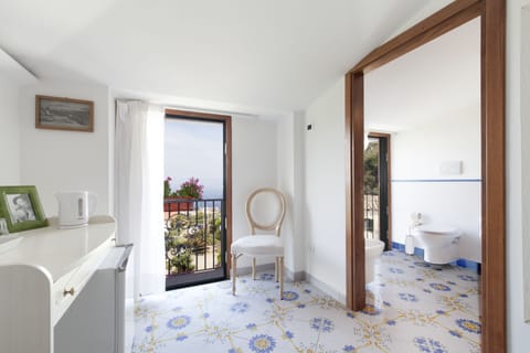 Double Room, Balcony, Sea View | In-room safe, desk, blackout drapes, soundproofing