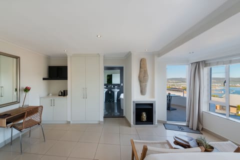 Gouna Suite | Premium bedding, down comforters, minibar, in-room safe