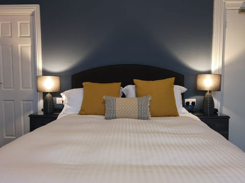 Superior Double Room, 1 King Bed (Large) | Hypo-allergenic bedding, individually decorated, blackout drapes