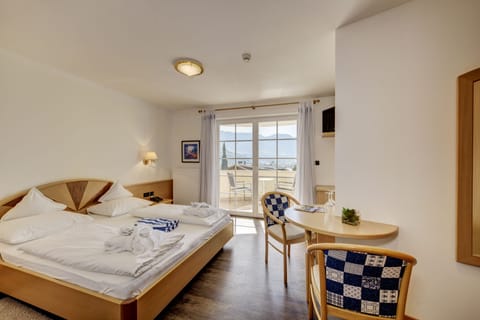 Comfort Double Room, City View | In-room safe, cribs/infant beds, free WiFi, bed sheets