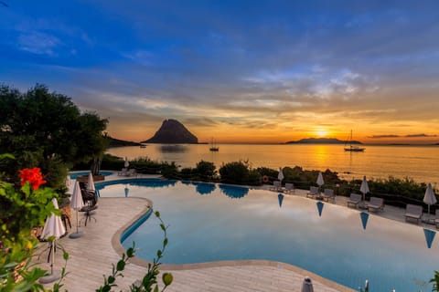 2 outdoor pools, pool umbrellas, sun loungers