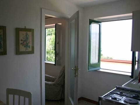 Apartment, 1 Bedroom, Kitchenette | Free cribs/infant beds, free WiFi, bed sheets