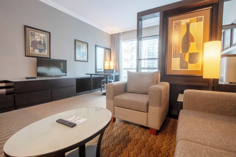 Deluxe Studio Suite Plus | Premium bedding, minibar, in-room safe, desk