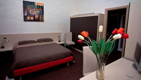 Double Room | 6 bedrooms, minibar, in-room safe, desk