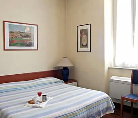 Double Room | Desk, laptop workspace, free WiFi, bed sheets
