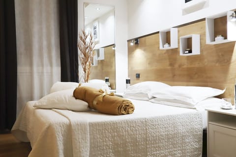 Standard Double Room | Egyptian cotton sheets, premium bedding, down comforters, minibar