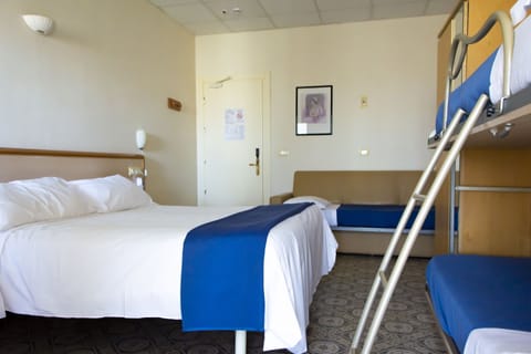 Quintuple Room (4 pax) | Iron/ironing board, free WiFi, bed sheets