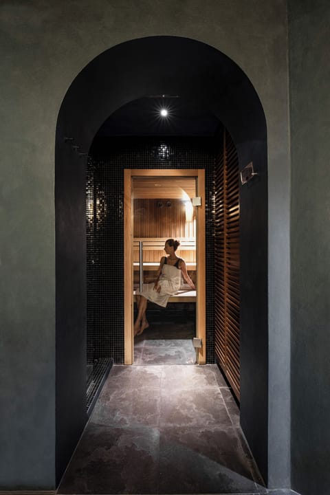 Sauna, hot tub, Turkish bath, body treatments, facials, 1 treatment room