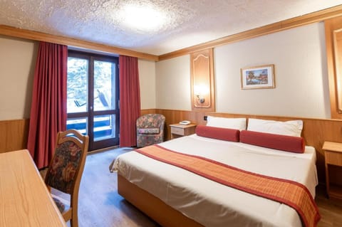 In-room safe, free WiFi, bed sheets