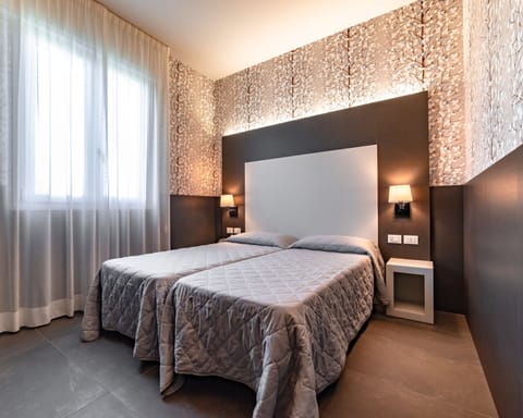 Minibar, in-room safe, desk, soundproofing