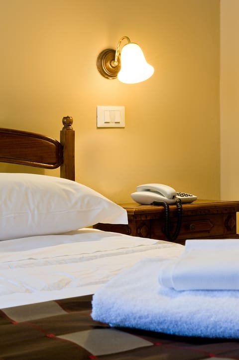 Basic Single Room | Free WiFi, bed sheets