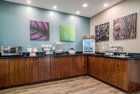 Free daily full breakfast