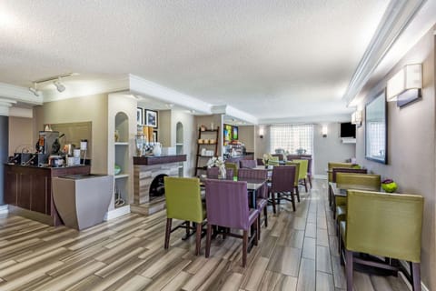 Free continental breakfast