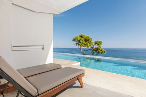 Superior Swim Up Room with Sea View | View from room