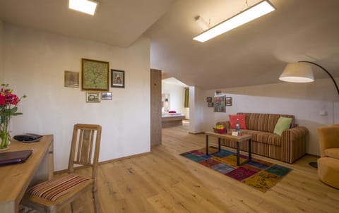 Suite, Mountain View | Hypo-allergenic bedding, minibar, in-room safe, blackout drapes