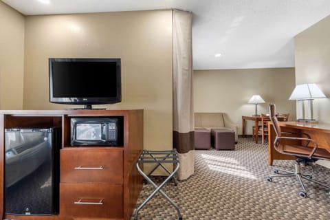 Premium bedding, down comforters, pillowtop beds, desk