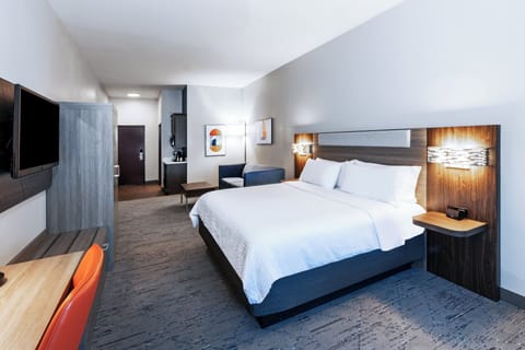 Suite, 1 King Bed with Sofa bed | Desk, iron/ironing board, free cribs/infant beds, free rollaway beds