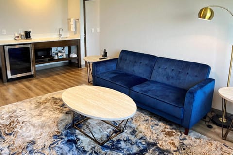 Pillowtop beds, desk, laptop workspace, blackout drapes