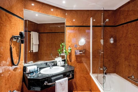 Minibar, in-room safe, desk, blackout drapes