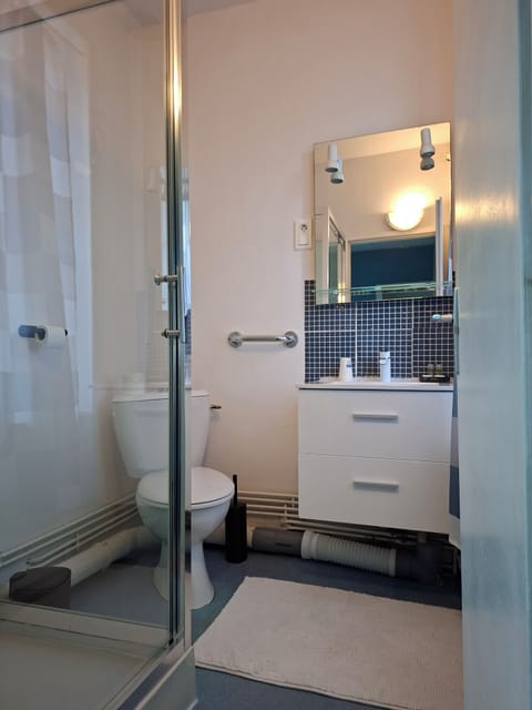 Iron/ironing board, free cribs/infant beds, free WiFi