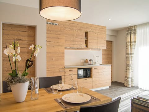 Grand Apartment, 2 Bedrooms (Sassalbo) | Private kitchen | Electric kettle