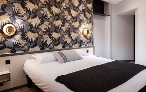 Privilege Quadruple Room | Desk, blackout drapes, soundproofing, free cribs/infant beds