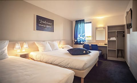 Quadruple Room | Premium bedding, Select Comfort beds, in-room safe, desk