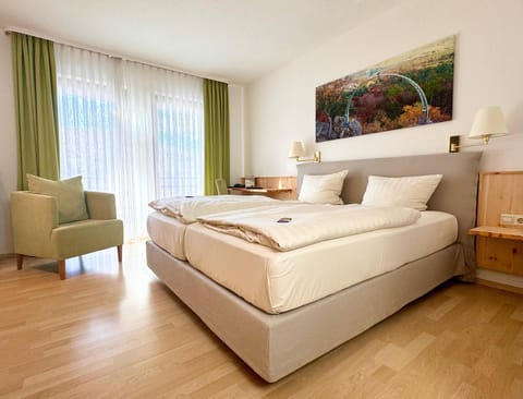 Economy Double Room (Ludwigsturm) | Premium bedding, minibar, in-room safe, desk
