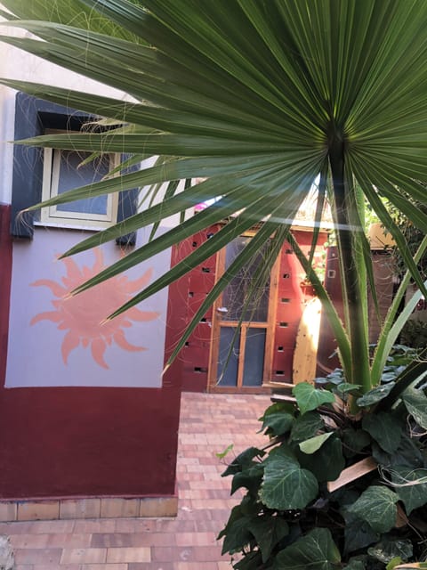 Gallery Apartment, 2 Twin Beds | Desk, soundproofing, free WiFi, bed sheets