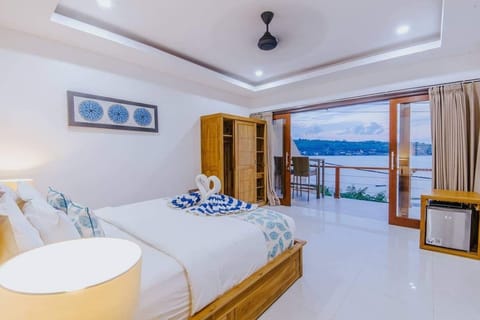 Luxury Villa, 1 Bedroom | 1 bedroom, minibar, in-room safe, desk