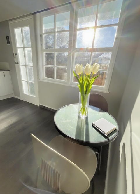 Comfort Suite, 1 Bedroom, Non Smoking | Private kitchen | Fridge, microwave, toaster, cookware/dishes/utensils