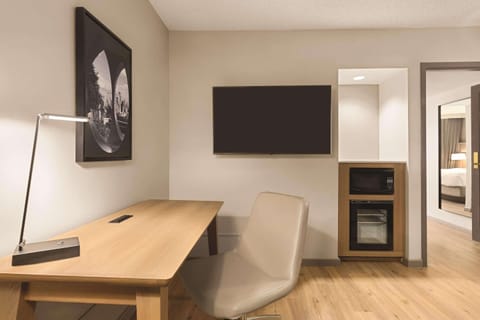 Premium bedding, pillowtop beds, in-room safe, desk