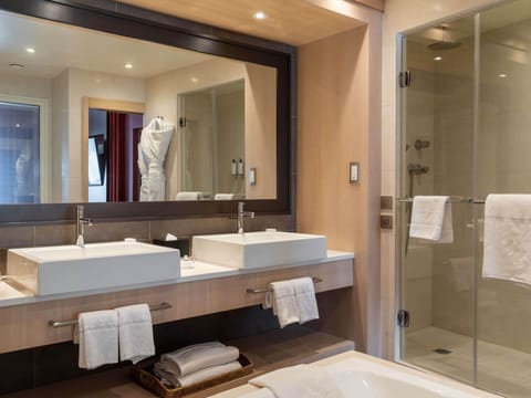 Suite, 1 King Bed (L'envol) | Premium bedding, pillowtop beds, free minibar items, in-room safe