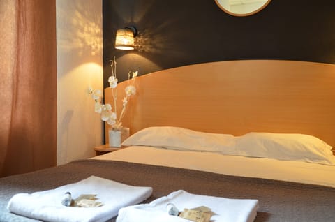 Double Room | Desk, soundproofing, free cribs/infant beds, free WiFi