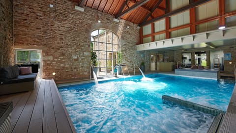 Indoor pool, sun loungers