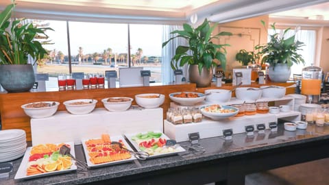 Daily buffet breakfast for a fee