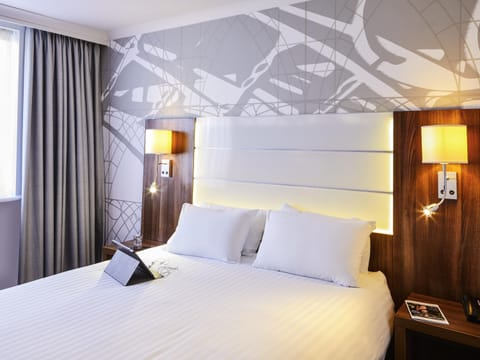 In-room safe, desk, laptop workspace, iron/ironing board