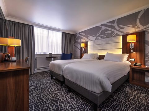 Classic Room, 2 Twin Beds | In-room safe, desk, laptop workspace, iron/ironing board