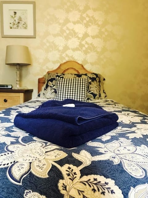 Twin Room, 2 Twin Beds | Free WiFi, bed sheets