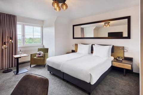 King Room | In-room safe, desk, laptop workspace, blackout drapes