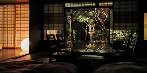 Japanese Style Quadruple Room | Garden view