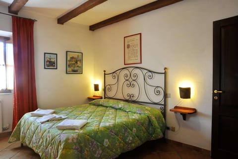 Family Room | In-room safe, individually decorated, individually furnished, desk