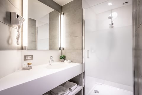 Standard Double or Twin Room | Premium bedding, in-room safe, desk, blackout drapes