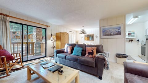 Condo, 1 Bedroom | Living area | Smart TV
