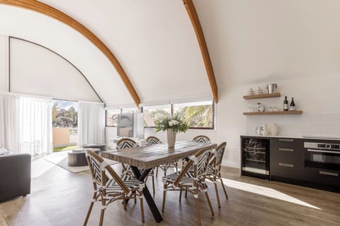 Penthouse | Dining room
