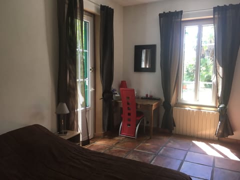 Double Room | In-room safe, individually decorated, individually furnished, desk